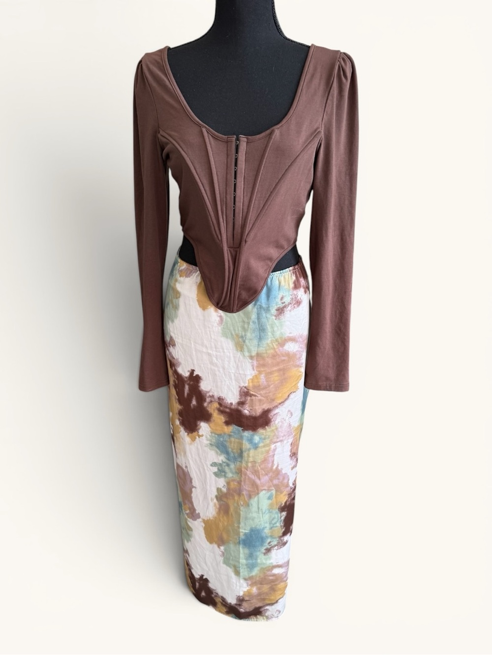 PrettyLittleThing Mauve-Brown Long Sleeve Corset Hook-Front Bodysuit - Picture 2 of 5
